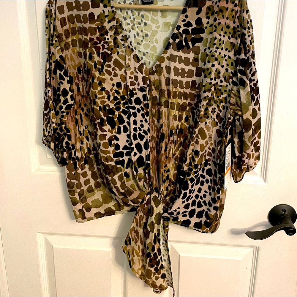 Brand NWT Karen Kane top